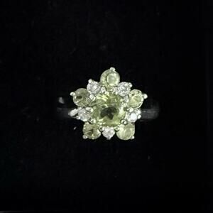Vintage Peridot 925 Sterling Silver Cluster Ring HAN Helen Andrews Size 7